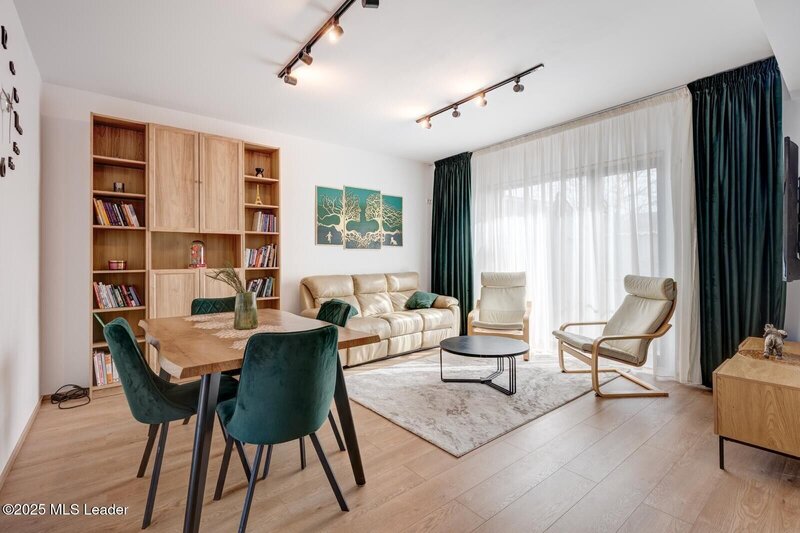 Otopeni casa P+1E+M de vanzare, moderna, spatioasa, cu acces privat.