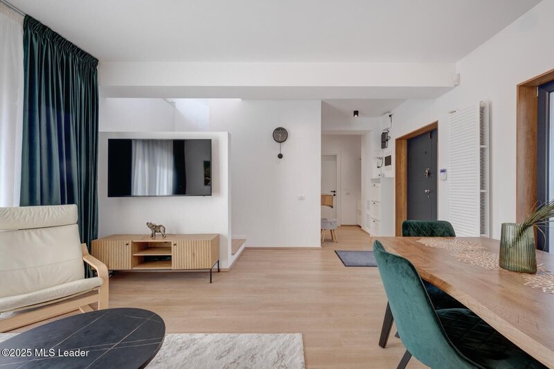 Otopeni casa P+1E+M de vanzare, moderna, spatioasa, cu acces privat.