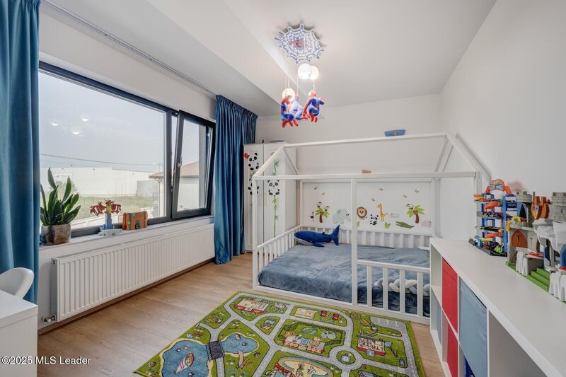 Otopeni casa P+1E+M de vanzare, moderna, spatioasa, cu acces privat.