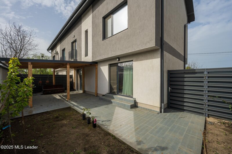 Otopeni casa P+1E+M de vanzare, moderna, spatioasa, cu acces privat.